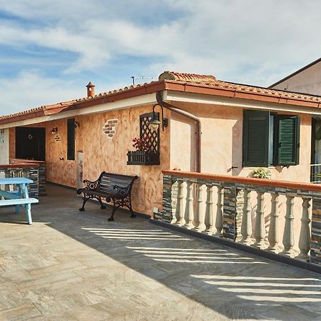 Villetta Vista Mare Кала Гононе Екстериор снимка